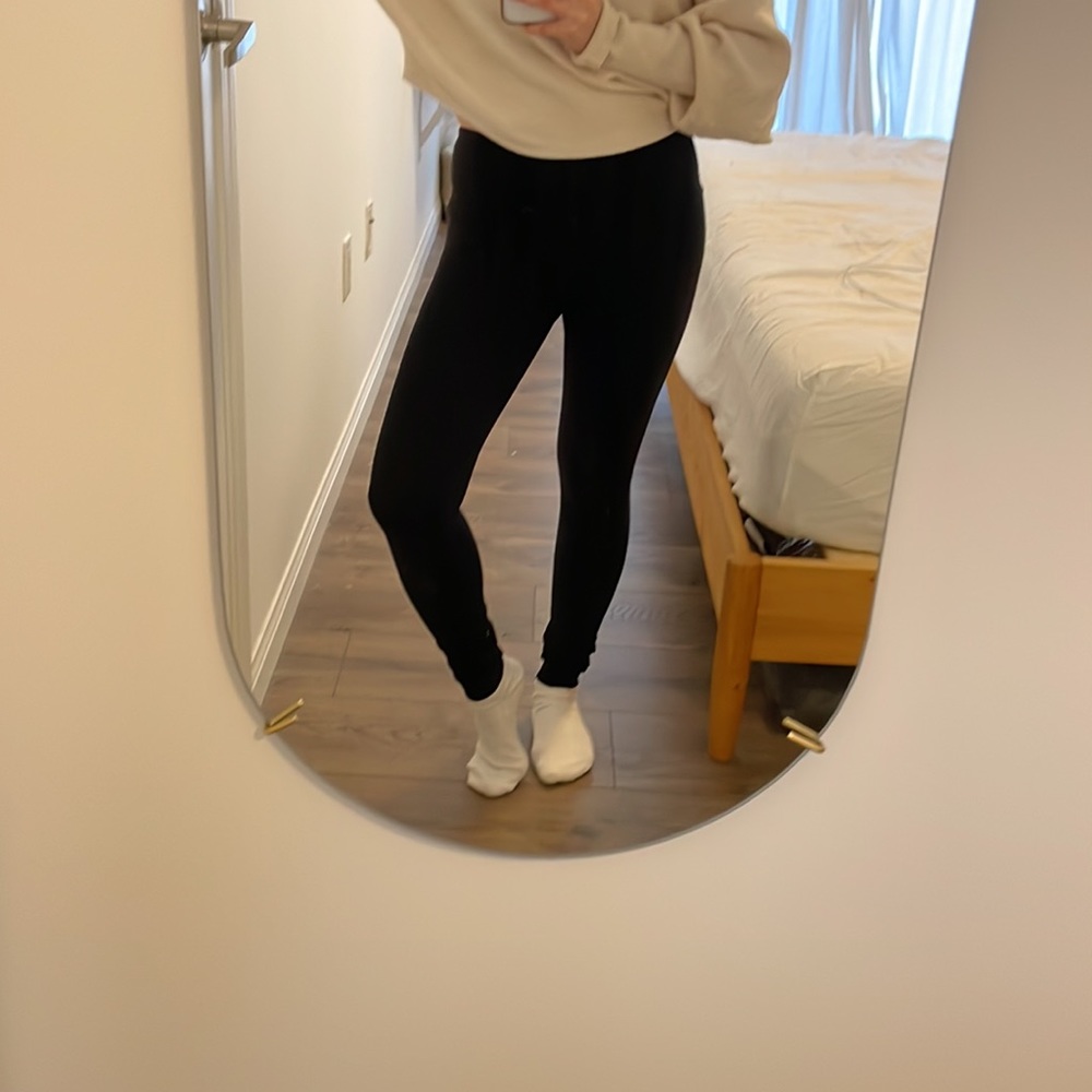 Aritzia TNA Leggings